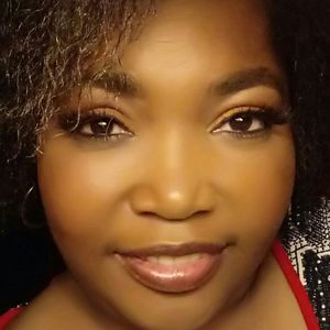 Meet your Posher, Carla